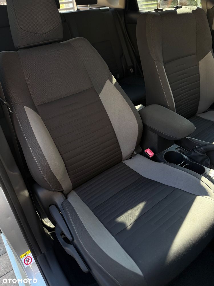 Toyota Auris 1.6 D-4D Prestige - 32