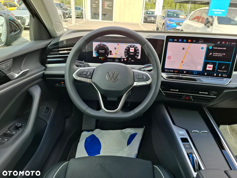 Volkswagen Passat Variant 2.0 TDI SCR DSG Elegance - 18