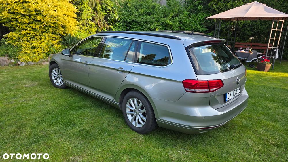 Volkswagen Passat - 16