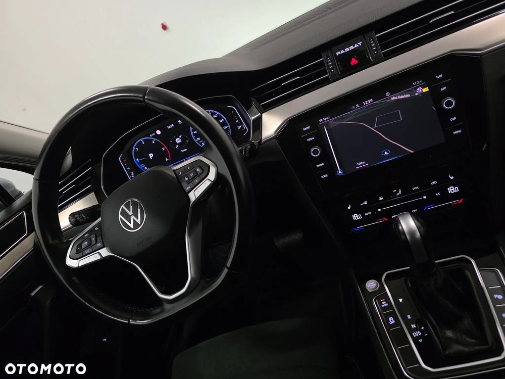 Volkswagen Passat - 8