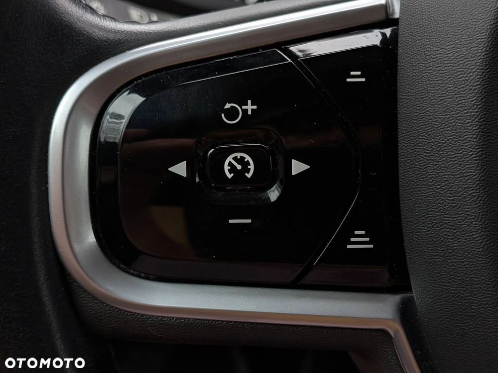 Volvo V60 Cross Country - 30