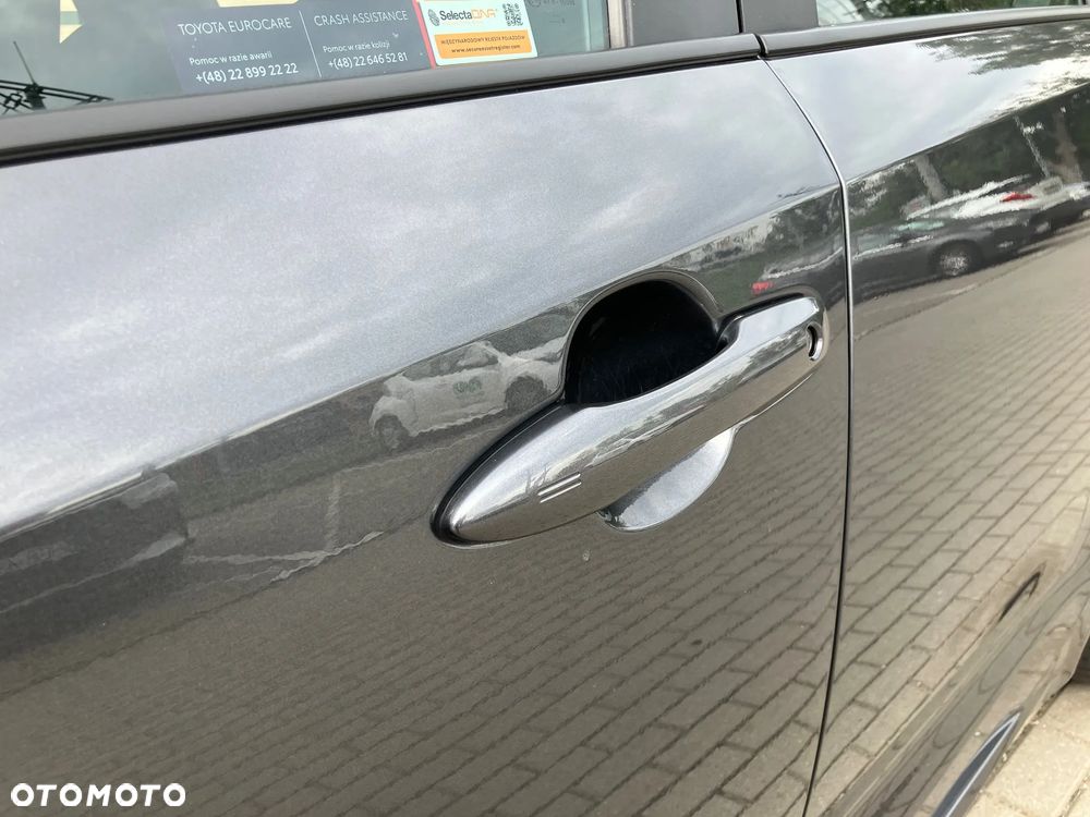 Toyota Corolla 1.8 Hybrid Comfort - 13