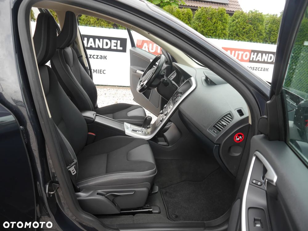 Volvo XC 60 2.4D - 17