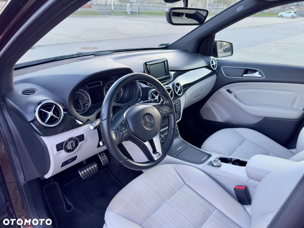 Mercedes-Benz Klasa B 220 4-Matic - 9