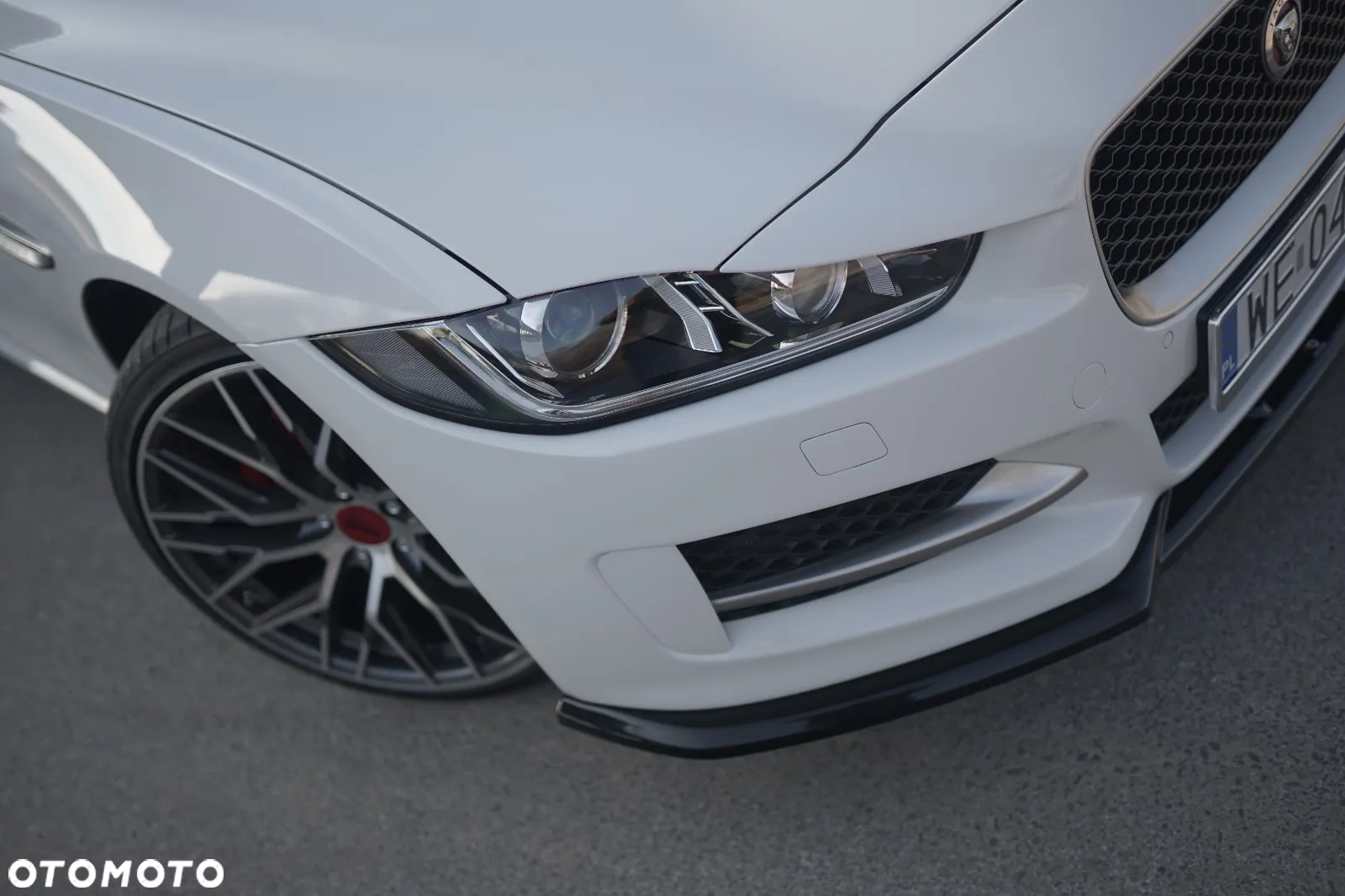 Jaguar XE - 3