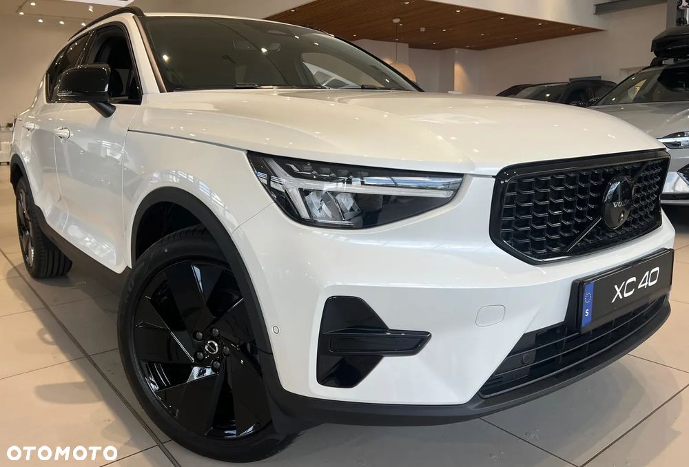 Volvo XC 40 B4 AWD Ultimate Dark - 4