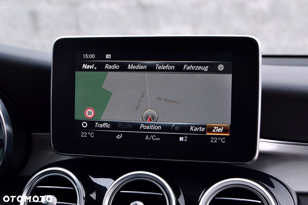 Mercedes-Benz GLC 250 4Matic 9G-TRONIC AMG Line - 23