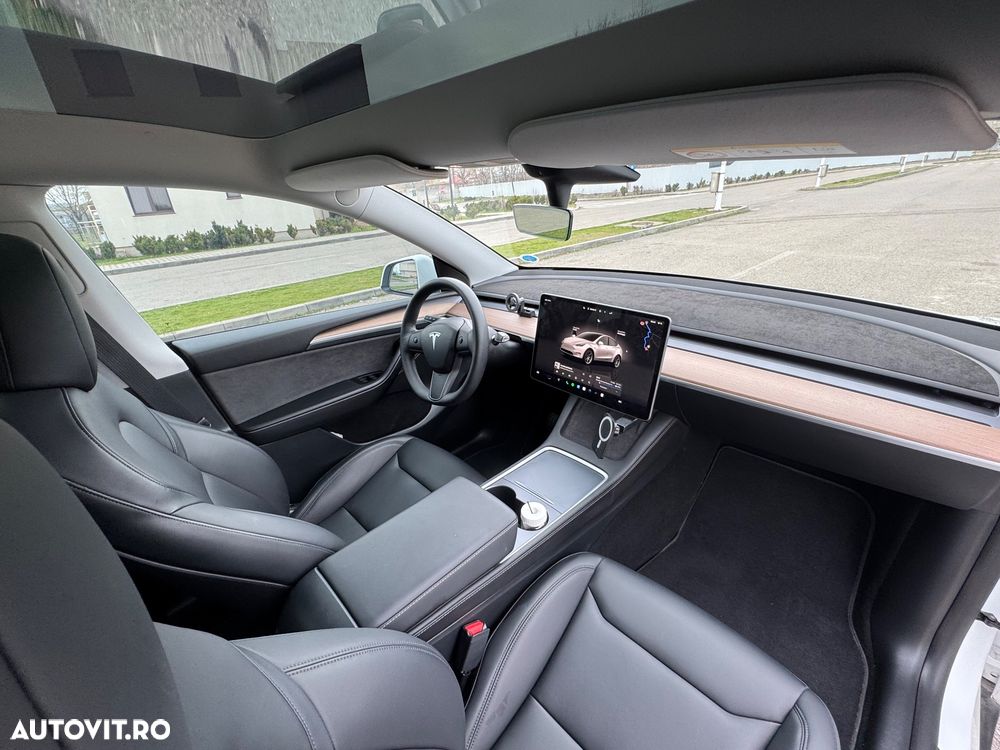 Tesla Model Y 2023 photo 5