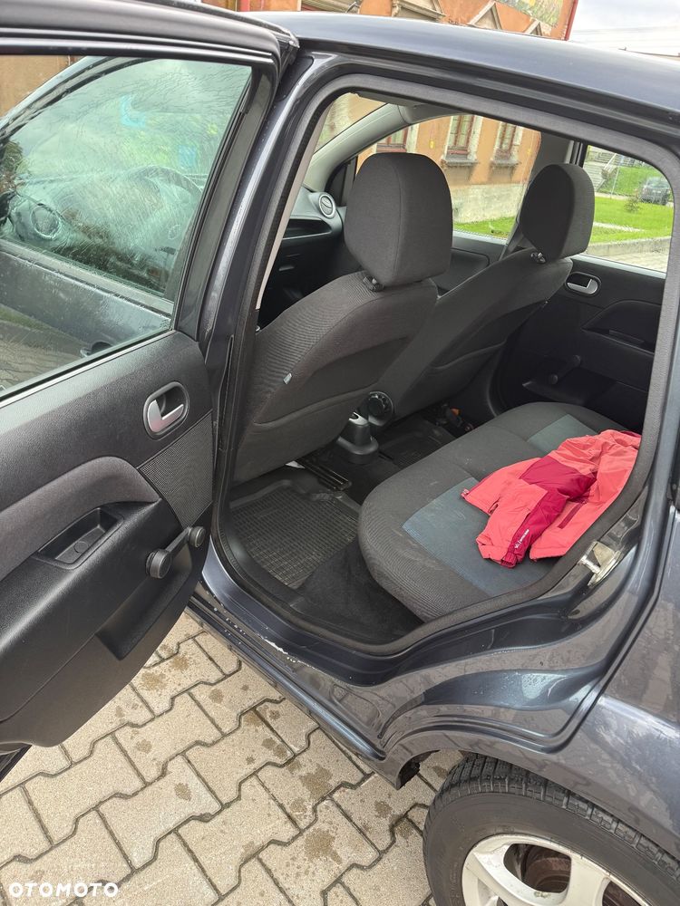Ford Fiesta - 6