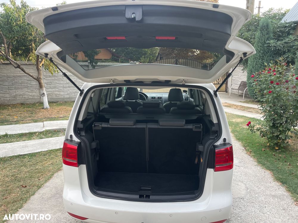 Volkswagen Touran - 26