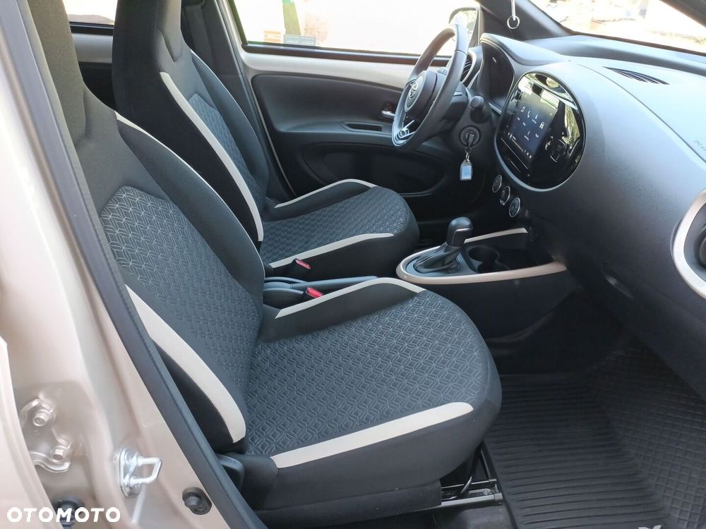 Toyota Aygo X 1.0 VVT-i Style CVT - 12