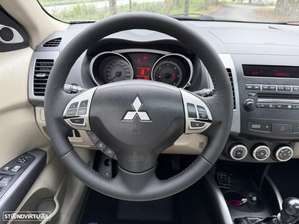 Mitsubishi Outlander 2.0 DI-D Intense 4WD - 20