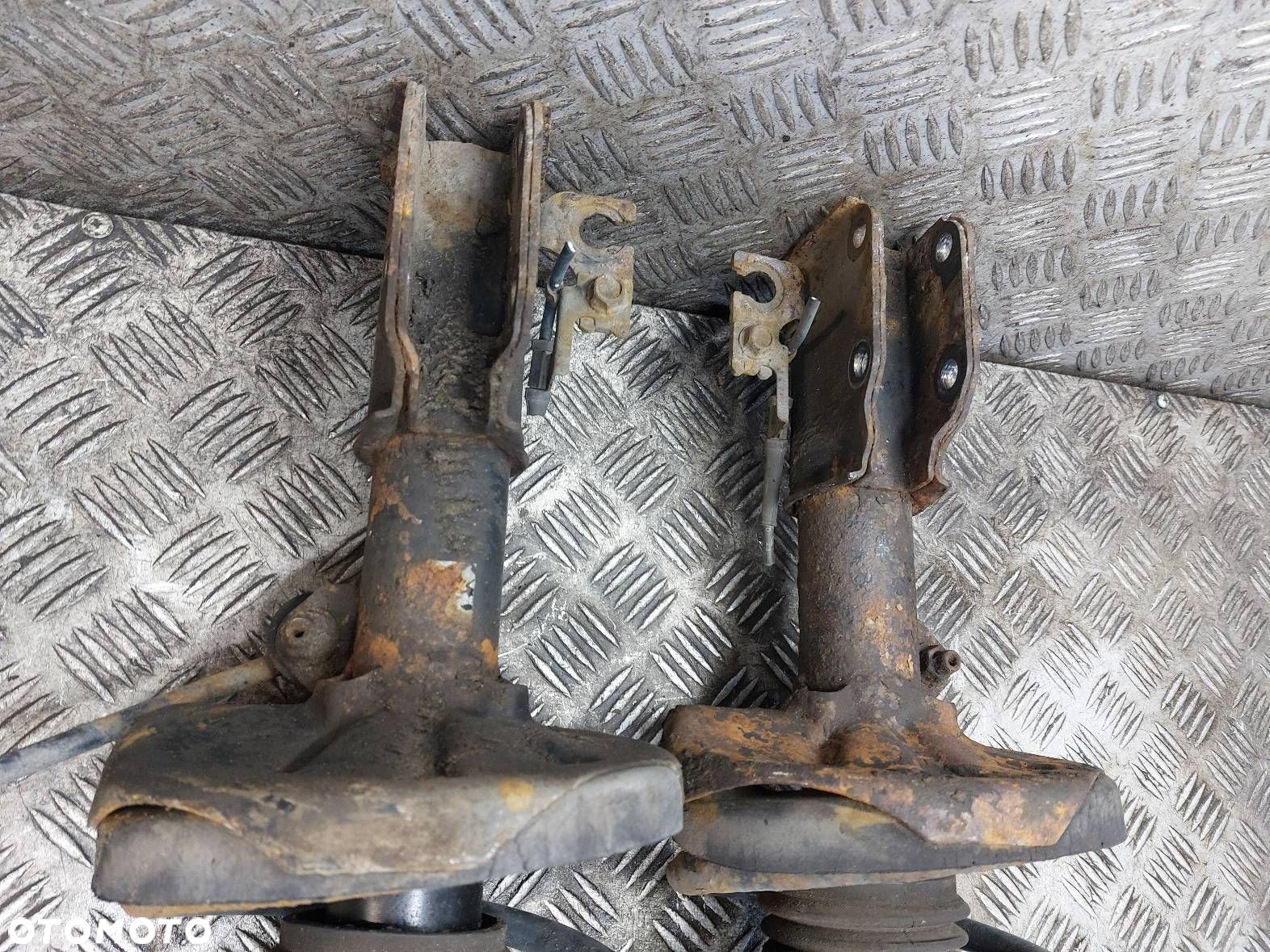 AMORTYZATOR + SPRĘŻYNA LEWY PRZÓD + PRAWY PRZÓD MAZDA 323F BJ 1.6 16V - 4