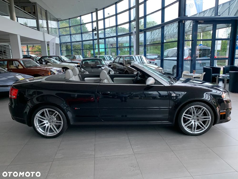 Audi RS4 Limousine Standard - 5
