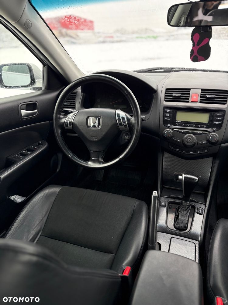 Honda Accord 2.0 Comfort - 16