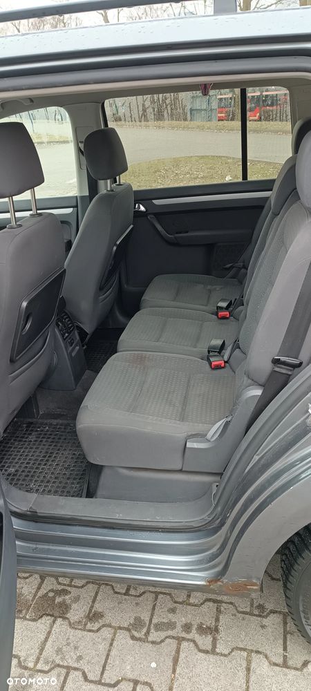 Volkswagen Touran - 28