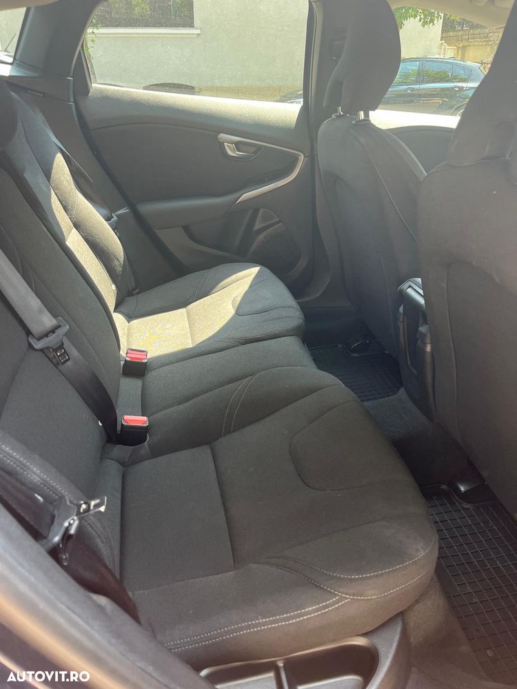 Volvo V40 D2 Kinetic - 8