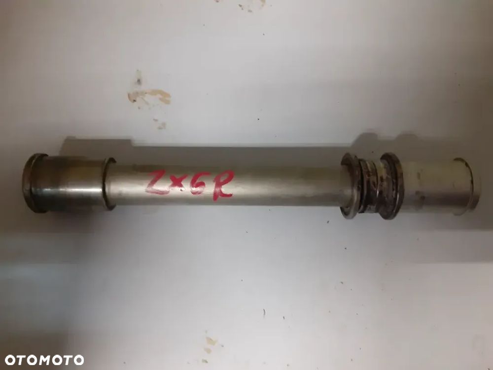 $ KAWASAKI ZX-6R 05-06 636 OŚ OŚKA KOŁA PRZÓD PRZEDNIA - 1