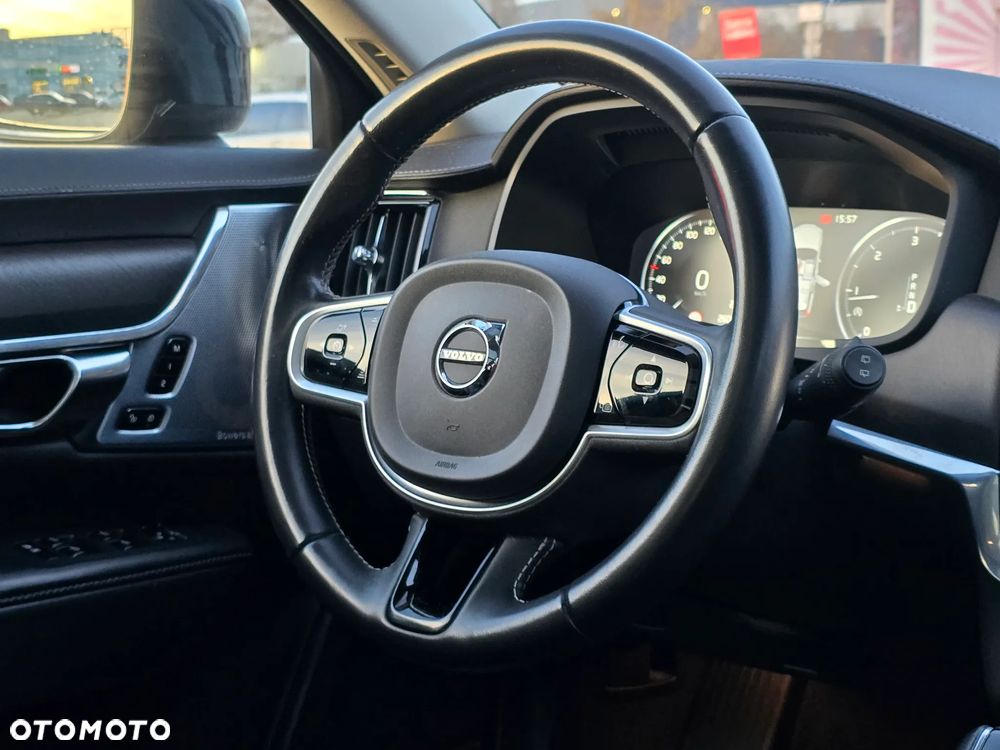 Volvo V90 Cross Country - 12