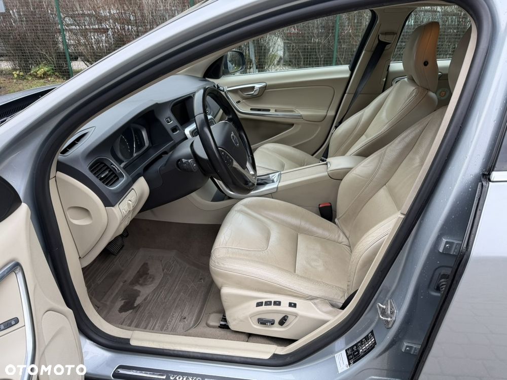 Volvo V60 T4 Summum - 8