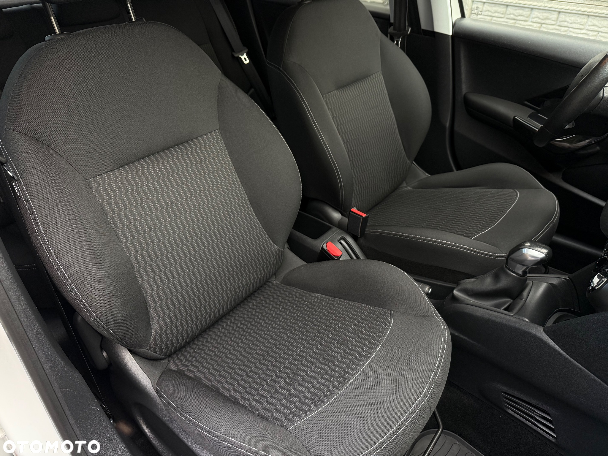 Peugeot 208 1.2 PureTech Style - 34