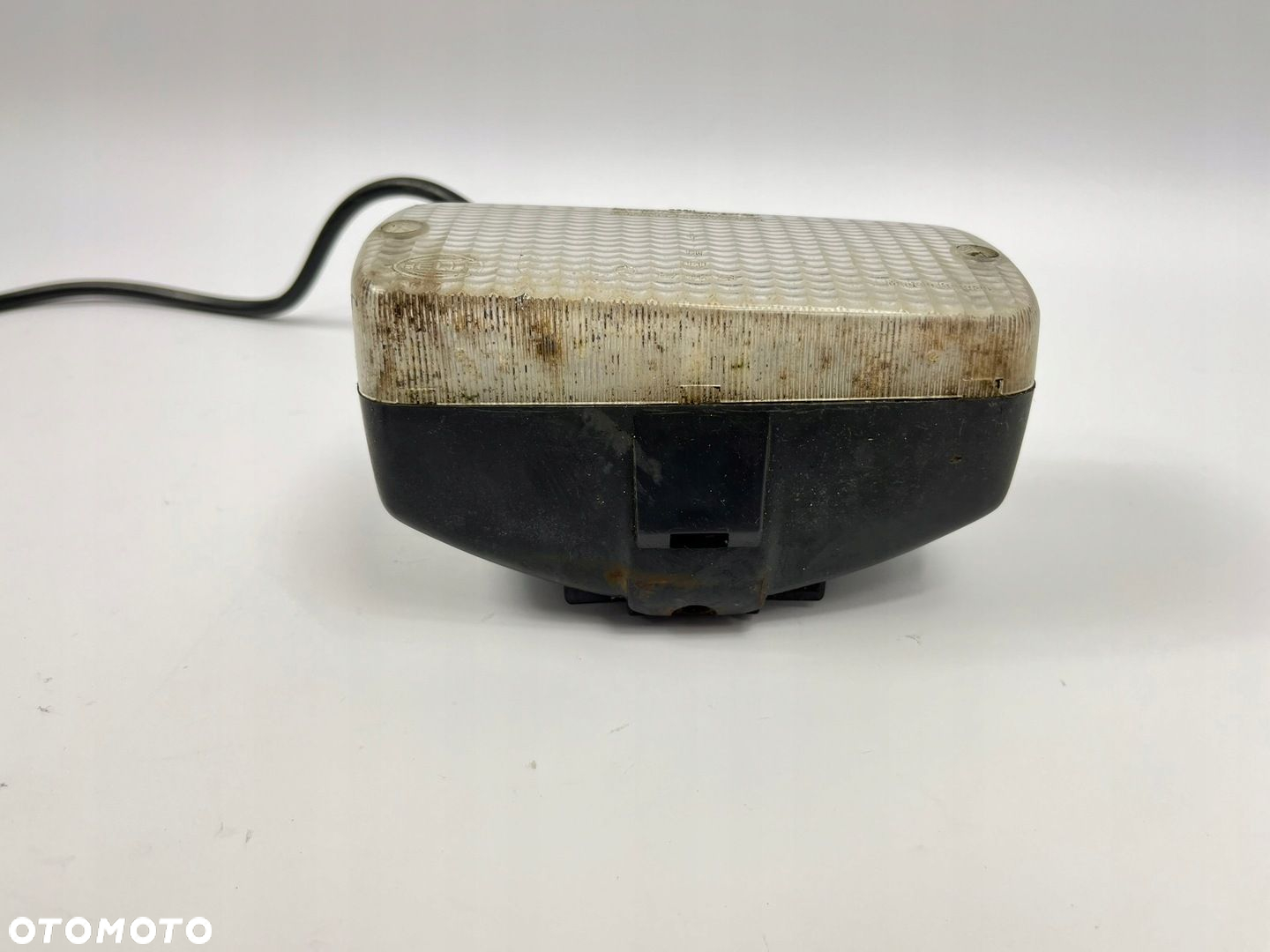 LAMPA COFANIA WSTECZNEGO TYLNA MERCEDES W123 KOMBI - 8