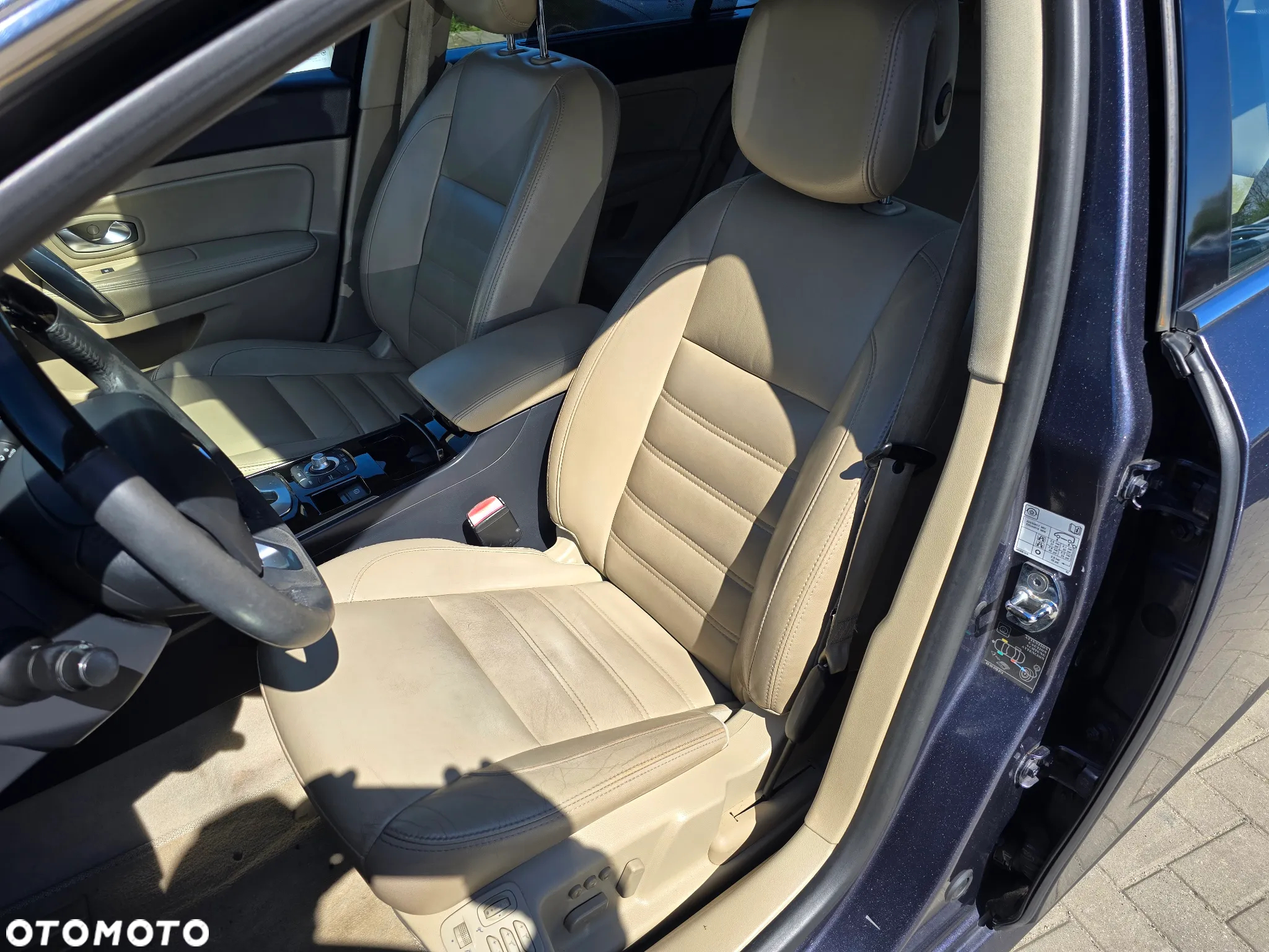 Renault Latitude V6 dCi 240 FAP - 14