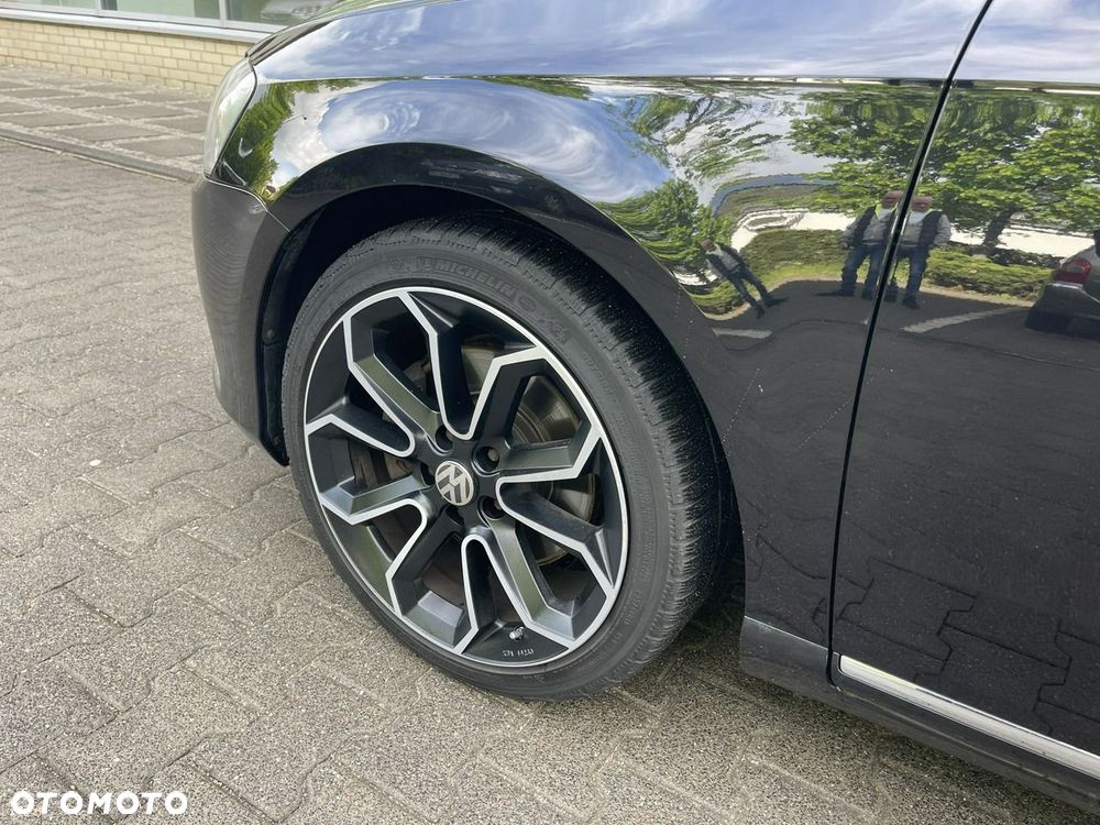 Volkswagen Passat - 13