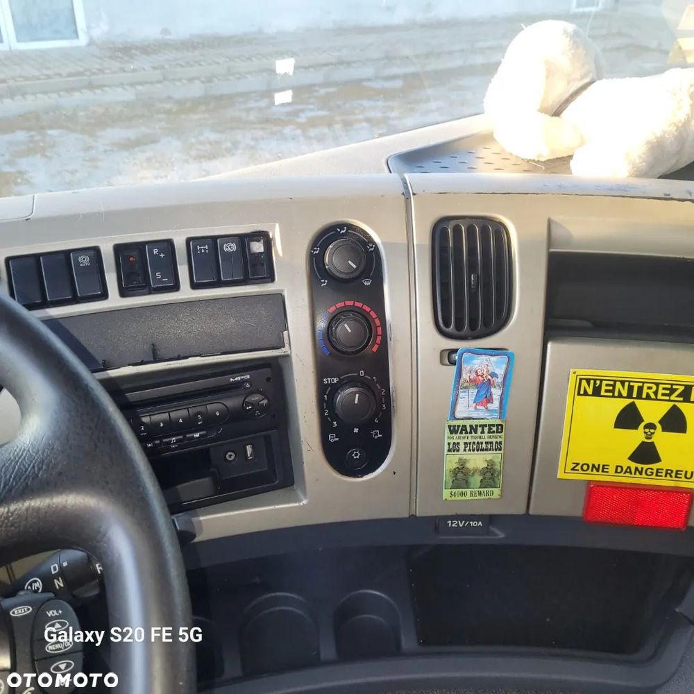 Renault PREMIUM DXI 6X2 - 4