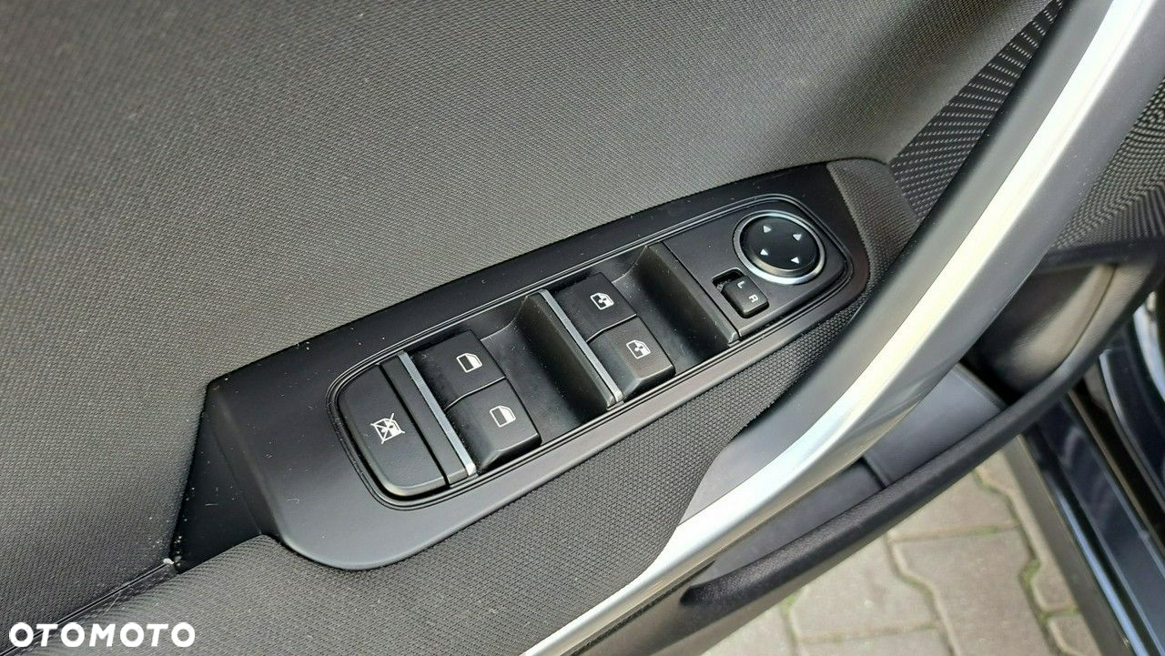 Kia Ceed - 10
