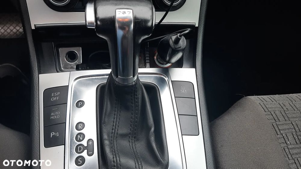 Volkswagen Passat 2.0 TDI DPF Comfortline DSG - 11