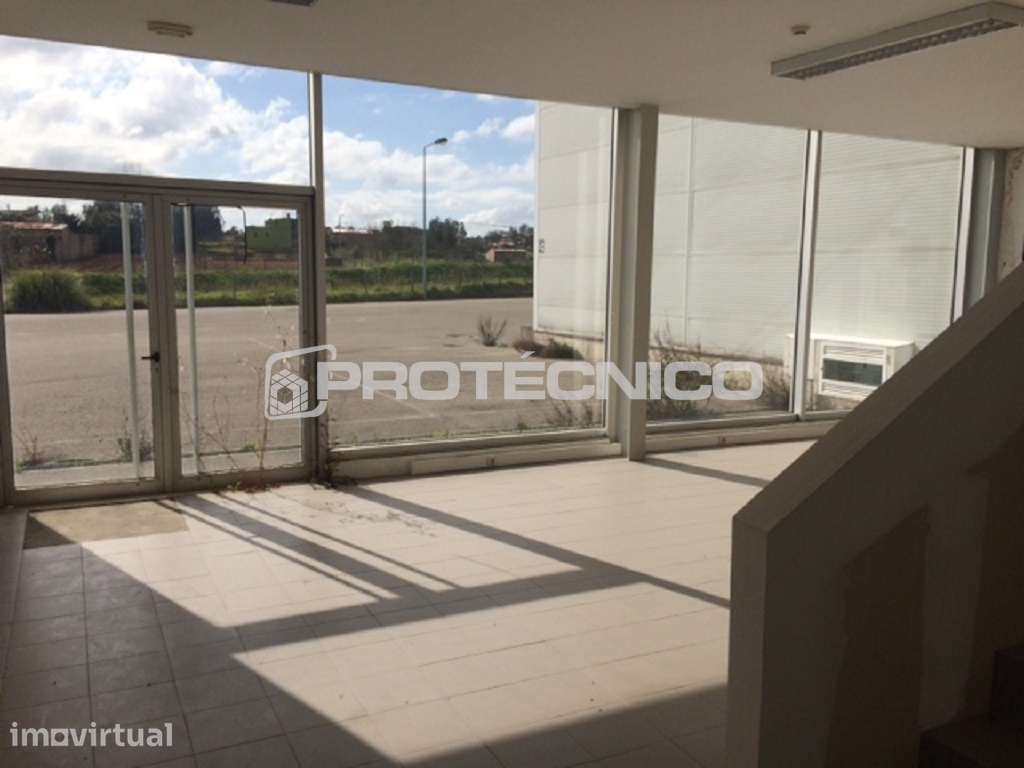 Armazém c/ 1.219m2 – Z. I. de Barrô - Grande imagem: 4/8