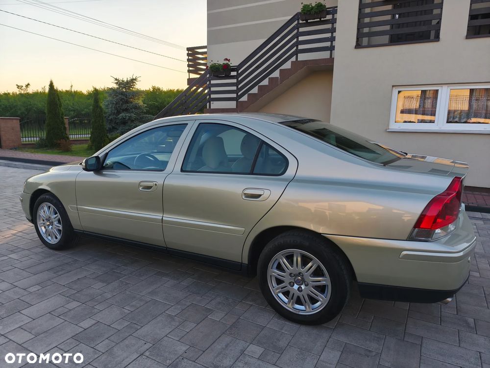 Volvo S60 2.4D Kinetic - 6