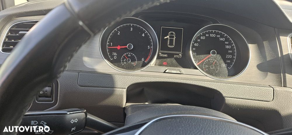 Volkswagen Golf - 8