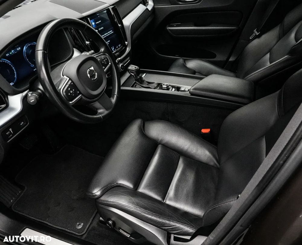 Volvo XC 60 D4 Momentum Pro - 11