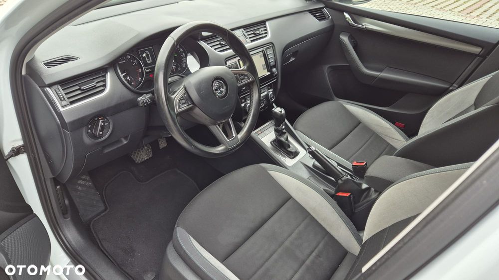 Skoda Octavia 1.4 TSI DSG Ambition - 32