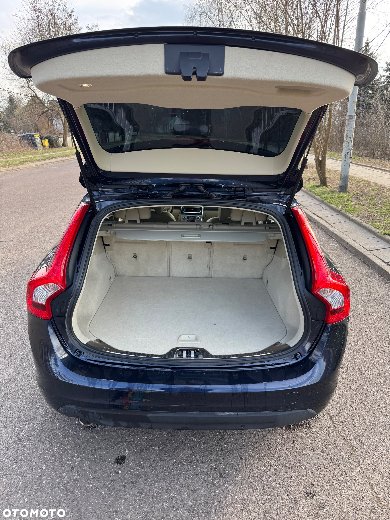 Volvo V60 D3 AWD Momentum Pro - 9