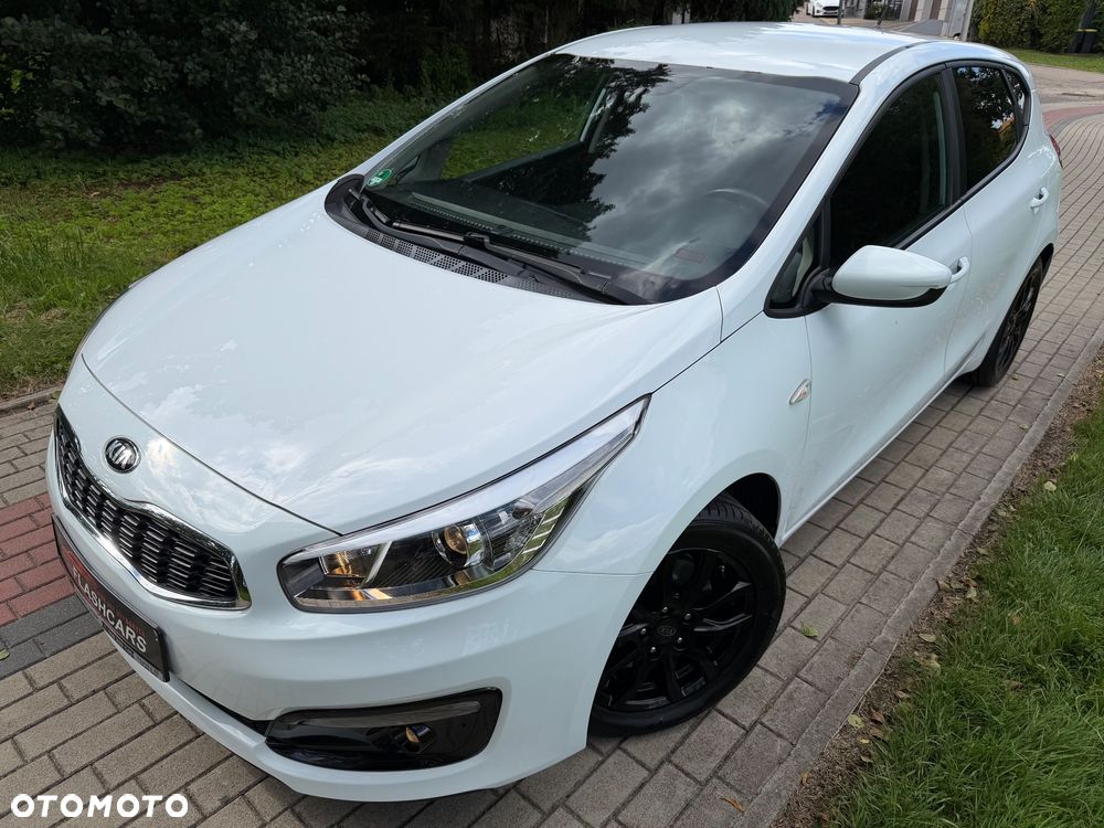 Kia Ceed 1.4 CVVT Dream Team Edition - 29
