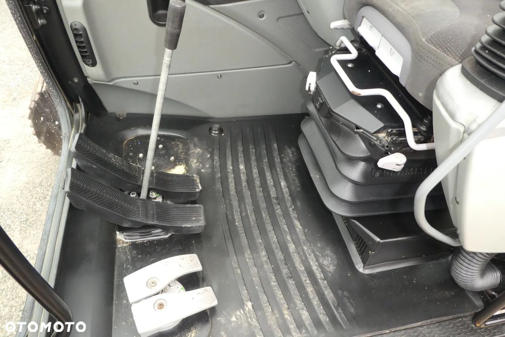 Liebherr R 922 SPROWADZONY - 34