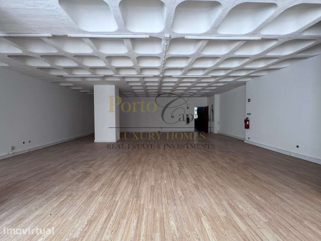 Escritório Open Space com 120 m2 em Ramalde - Grande imagem: 3/22