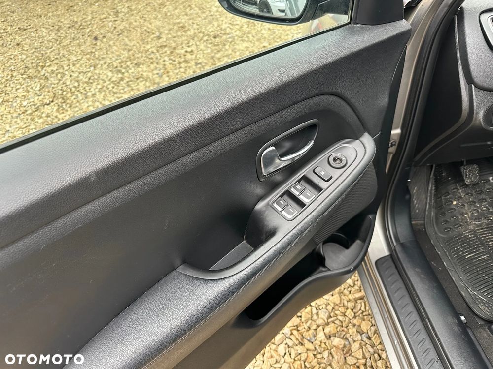 Kia Carens 1.7 CRDi 115 Dream Team Edition - 9