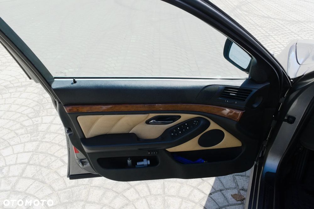 BMW Seria 5 - 39