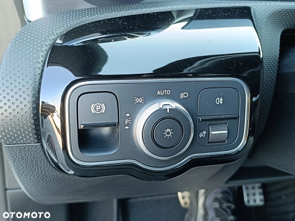 Mercedes-Benz CLA - 25