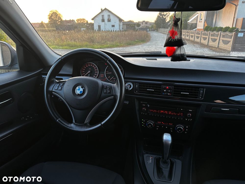 BMW Seria 3 - 35