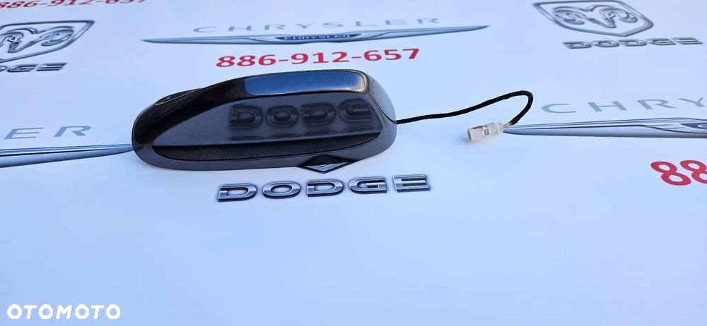 Chrysler Pacifica 2016-  Antena GPS Antena dachowa płetwa moduł anteny P1YG05LAUAB KOLOR PAU - 2