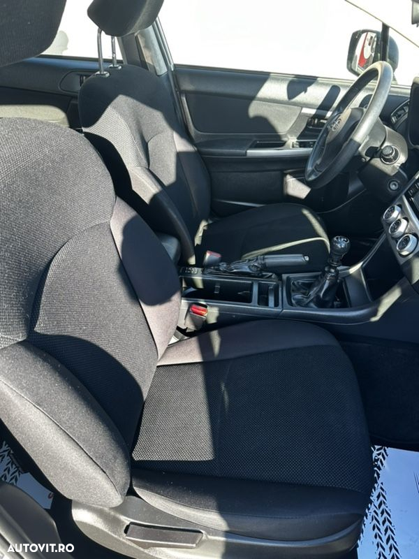Subaru Impreza 2.0i Active - 10