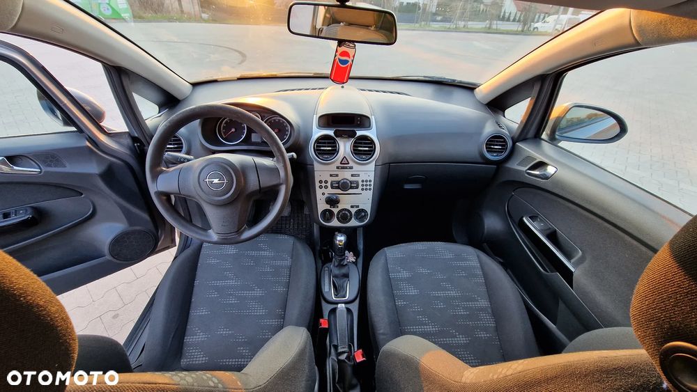Opel Corsa 1.4 16V Enjoy - 8