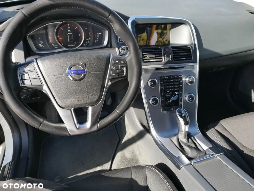 Volvo XC 60 D4 AWD Momentum - 17