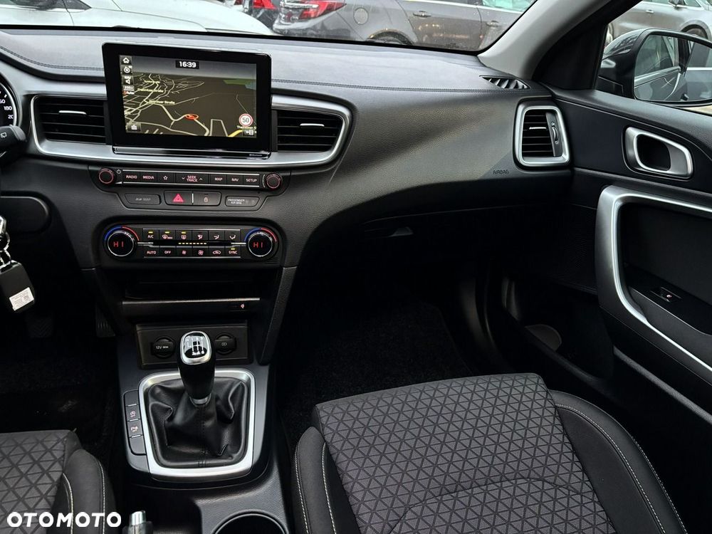 Kia Ceed - 19