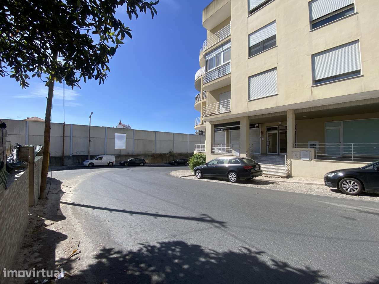 Loja para Arrendamento no Centro de Alhandra - Grande imagem: 2/7